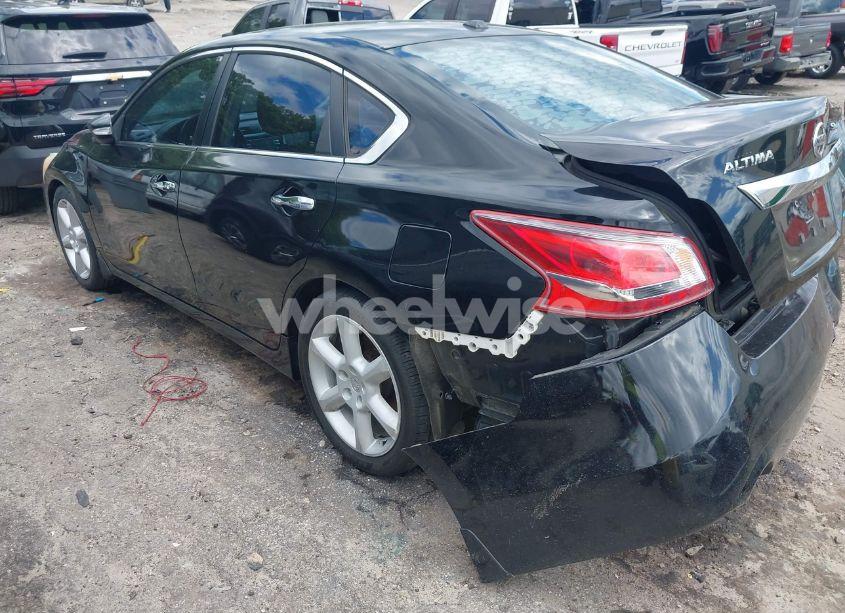 Photo 3 of 2013 Nissan Altima 2.5 SL (VIN 1N4AL3AP1DC212649)