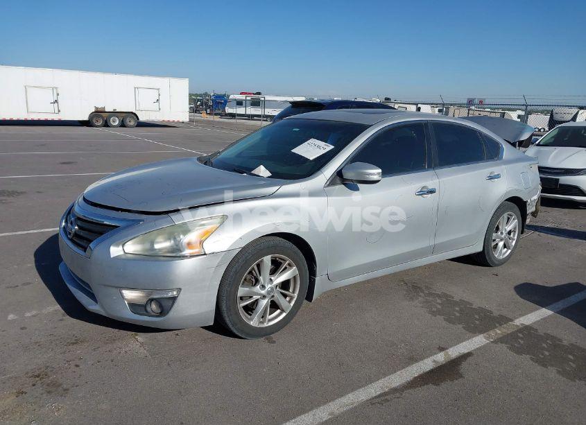 Photo 2 of 2013 Nissan Altima 2.5 SV (VIN 1N4AL3AP1DN504161)