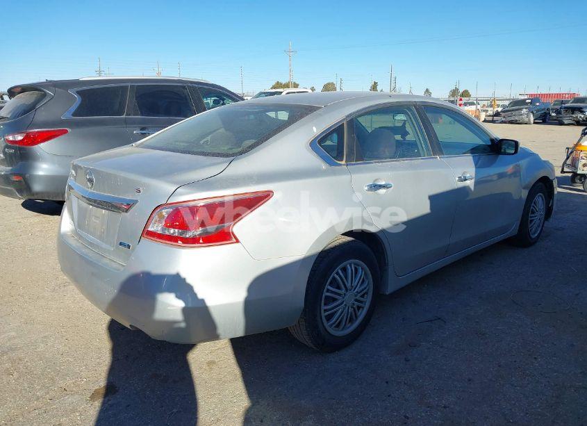 Photo 4 of 2013 Nissan Altima 2.5 S (VIN 1N4AL3AP1DN521123)