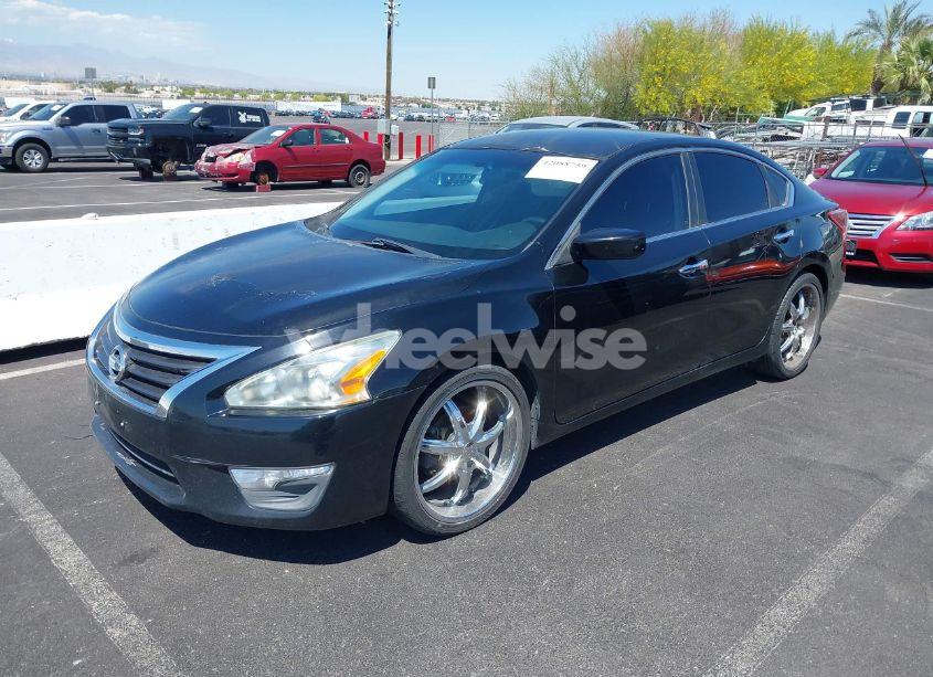 Photo 2 of 2013 Nissan Altima 2.5 SV (VIN 1N4AL3AP1DN528766)