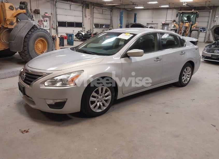Photo 2 of 2013 Nissan Altima 2.5 S (VIN 1N4AL3AP1DN530033)