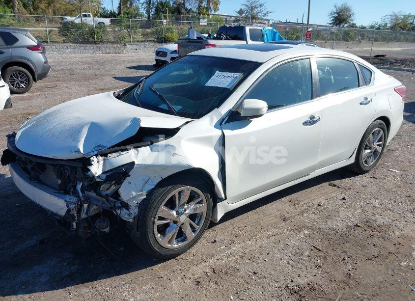 Photo 2 of 2013 Nissan Altima 2.5 SL (VIN 1N4AL3AP1DN549262)