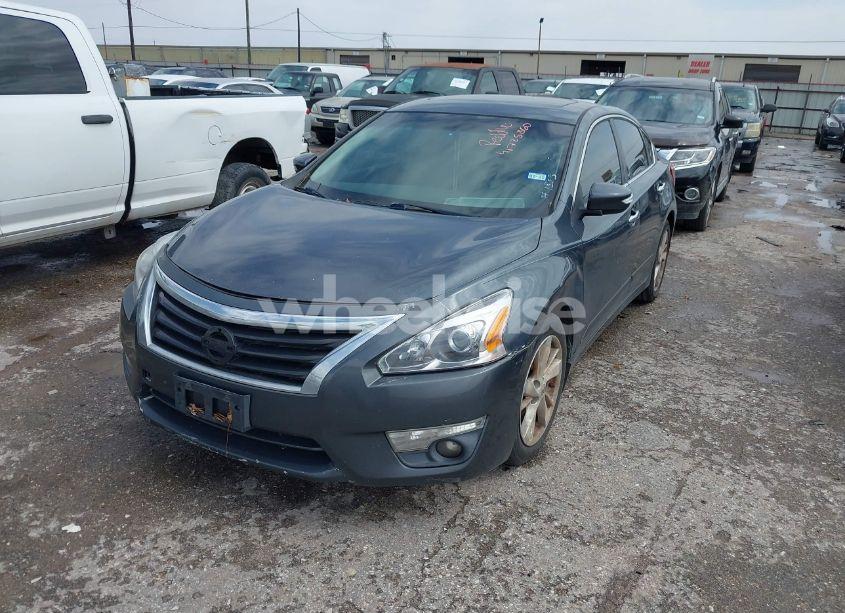 Photo 2 of 2013 Nissan Altima 2.5 SV (VIN 1N4AL3AP1DN557894)