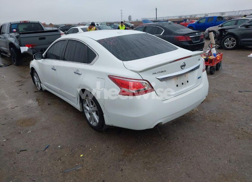 Photo 3 of 2013 Nissan Altima 2.5 SV (VIN 1N4AL3AP1DN587087)