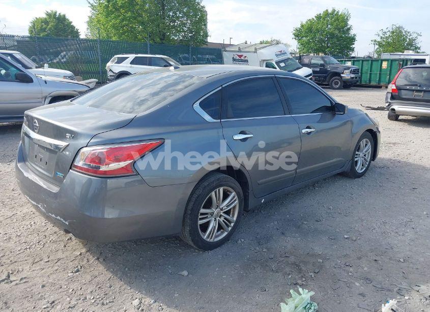 Photo 4 of 2014 Nissan Altima 2.5 SV (VIN 1N4AL3AP1EC401416)