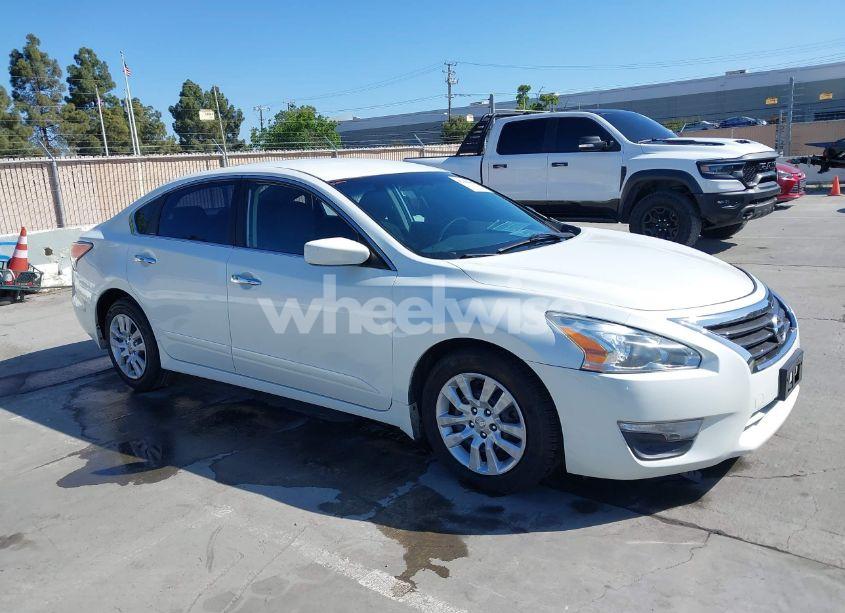2014 Nissan Altima 2.5 S (VIN 1N4AL3AP1EN214598) main photo