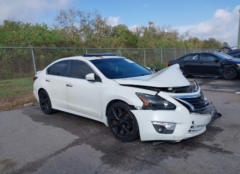 2014 Nissan Altima 2.5 SV (VIN 1N4AL3AP1EN228436) main photo