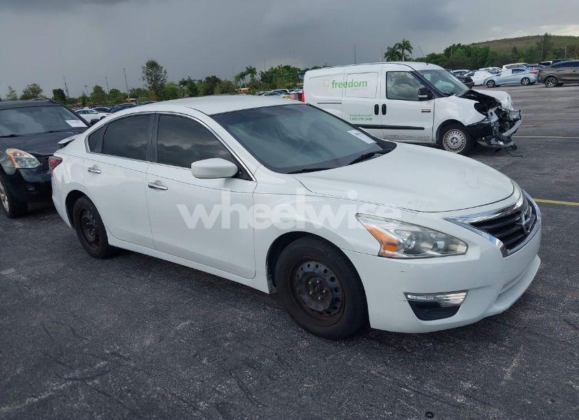 2014 Nissan Altima 2.5 S (VIN 1N4AL3AP1EN253966) main photo