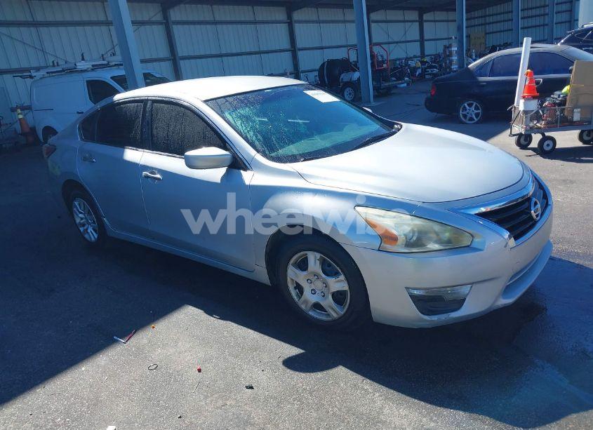 2014 Nissan Altima 2.5 S (VIN 1N4AL3AP1EN331341) main photo
