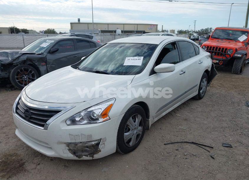 Photo 2 of 2014 Nissan Altima 2.5 S (VIN 1N4AL3AP1EN389627)