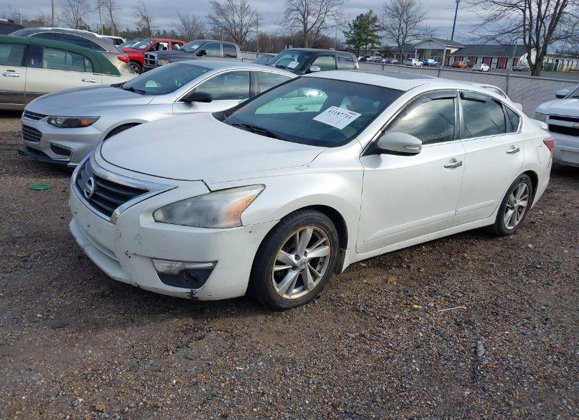 Photo 2 of 2015 Nissan Altima 2.5 SV (VIN 1N4AL3AP1FC106866)