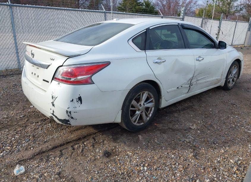 Photo 4 of 2015 Nissan Altima 2.5 SV (VIN 1N4AL3AP1FC106866)