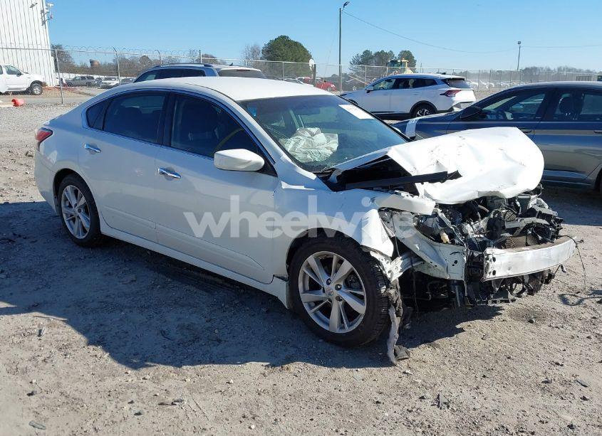 2015 Nissan Altima 2.5 SV (VIN 1N4AL3AP1FC109816) main photo