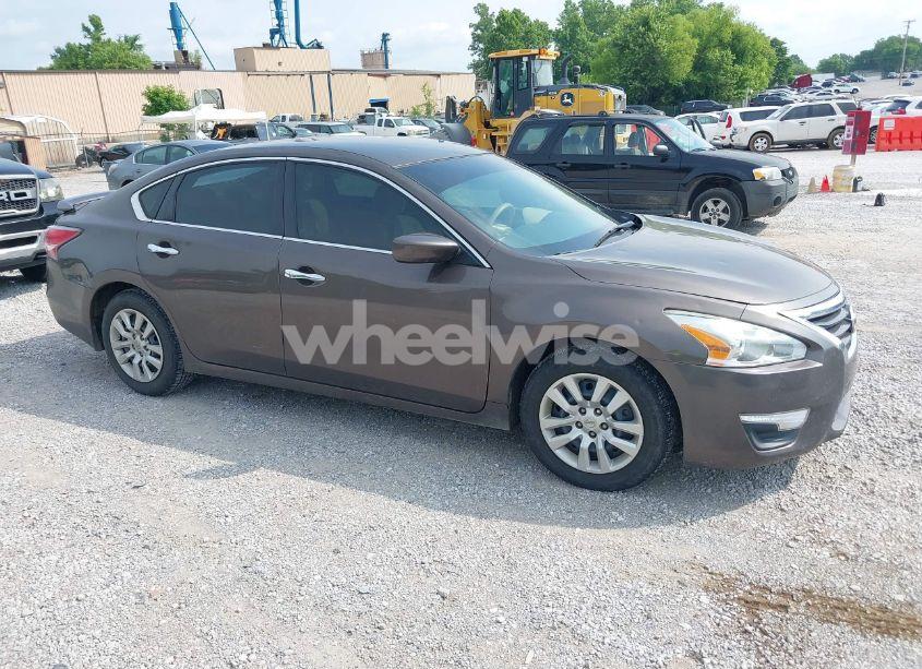 2015 Nissan Altima 2.5 S (VIN 1N4AL3AP1FC123831) main photo