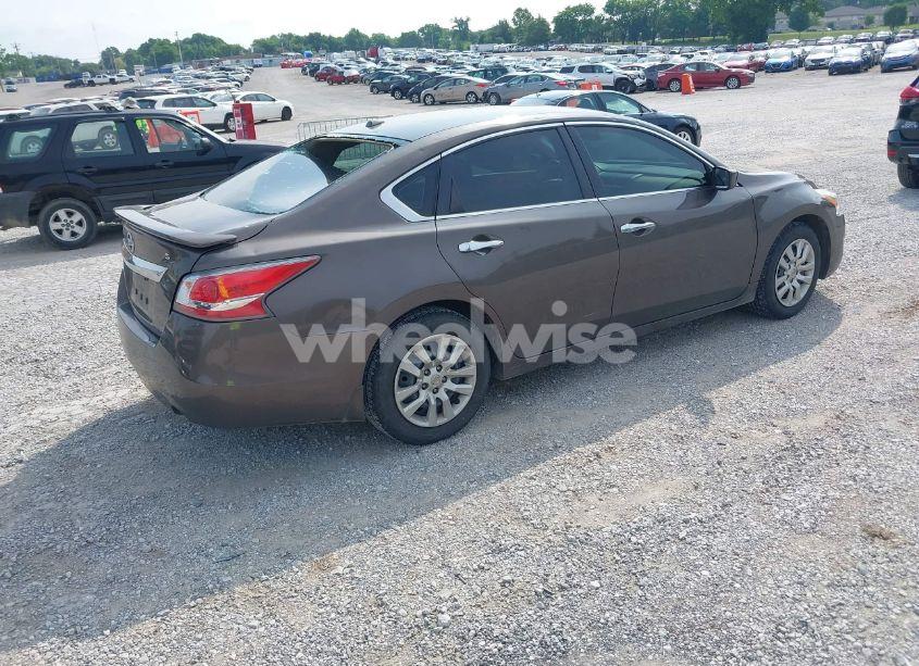 Photo 4 of 2015 Nissan Altima 2.5 S (VIN 1N4AL3AP1FC123831)