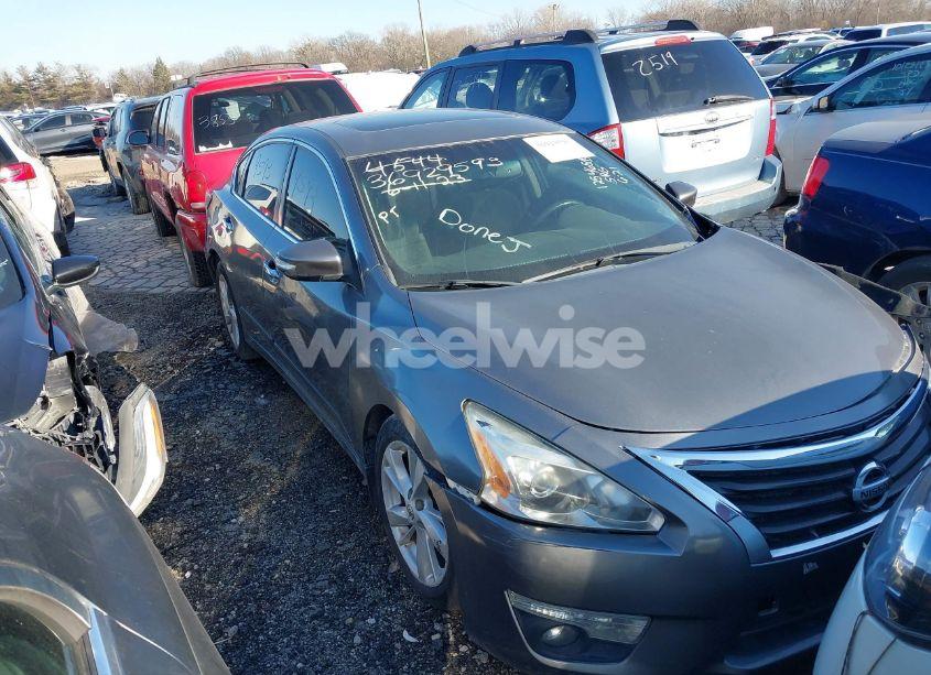 2015 Nissan Altima 2.5 SV (VIN 1N4AL3AP1FC125465) main photo