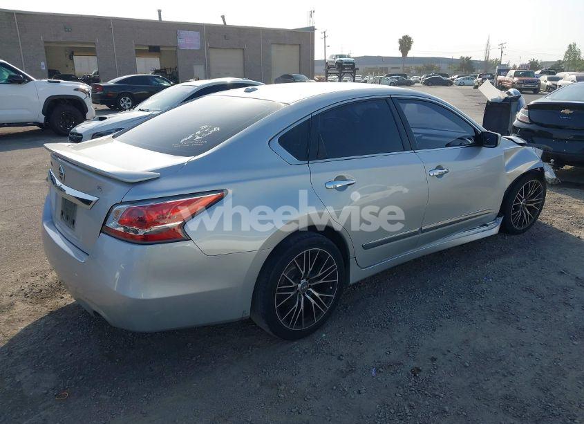 Photo 4 of 2015 Nissan Altima 2.5/2.5 S/2.5 SL/2.5 SV (VIN 1N4AL3AP1FC127345)