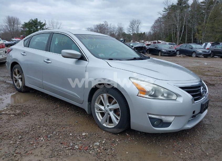 2015 Nissan Altima 2.5 SV (VIN 1N4AL3AP1FC147837) main photo