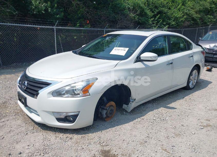 Photo 2 of 2015 Nissan Altima 2.5 SL (VIN 1N4AL3AP1FC162581)