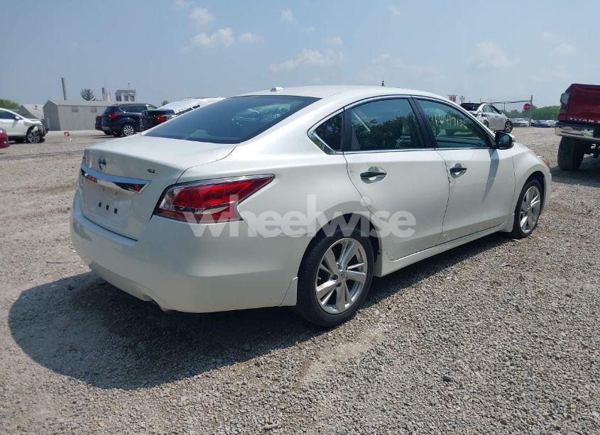 Photo 4 of 2015 Nissan Altima 2.5 SL (VIN 1N4AL3AP1FC162581)