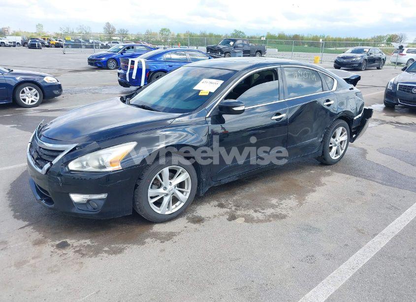 Photo 2 of 2015 Nissan Altima 2.5 SV (VIN 1N4AL3AP1FC166579)