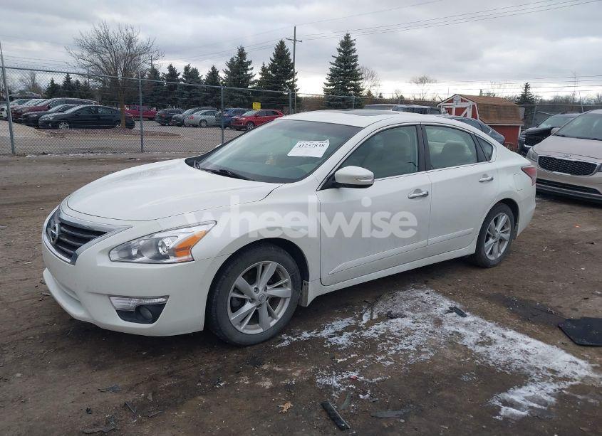 Photo 2 of 2015 Nissan Altima 2.5 SV (VIN 1N4AL3AP1FC265483)