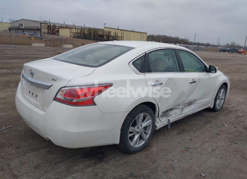 Photo 4 of 2015 Nissan Altima 2.5 SV (VIN 1N4AL3AP1FC265483)