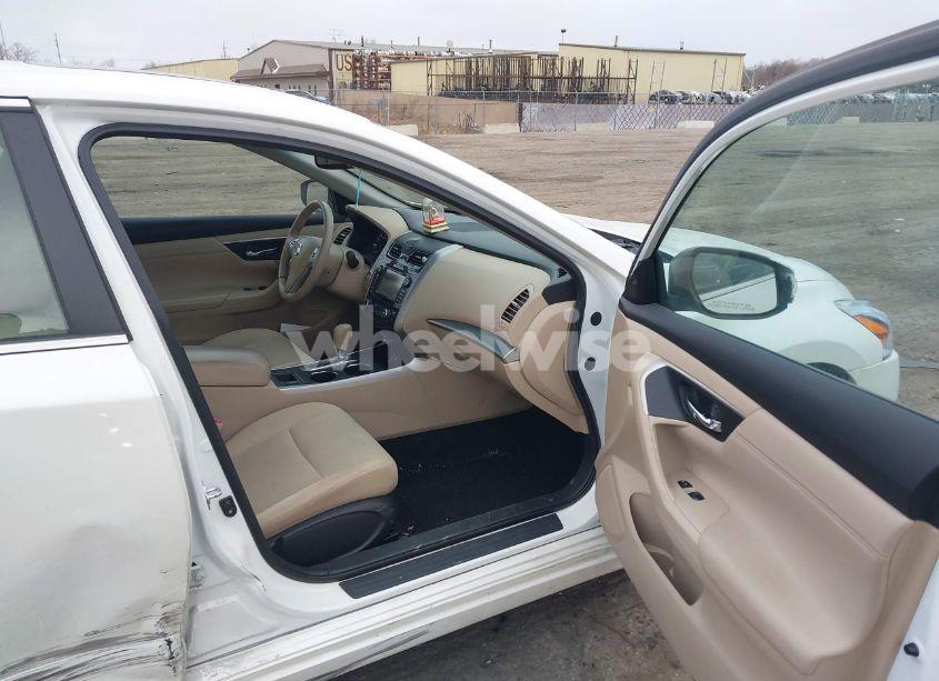 Photo 5 of 2015 Nissan Altima 2.5 SV (VIN 1N4AL3AP1FC265483)