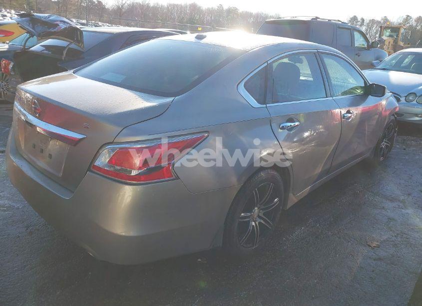 Photo 4 of 2015 Nissan Altima 2.5/S/SV/SL (VIN 1N4AL3AP1FC269503)