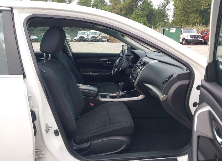Photo 5 of 2015 Nissan Altima 2.5/2.5 S/2.5 SL/2.5 SV (VIN 1N4AL3AP1FC419089)