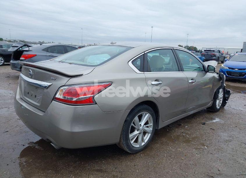 Photo 4 of 2015 Nissan Altima 2.5 SV (VIN 1N4AL3AP1FC419352)