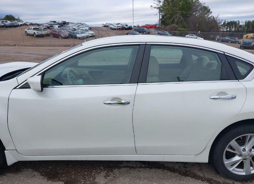 Photo 15 of 2015 Nissan Altima 2.5 SV (VIN 1N4AL3AP1FC430478)