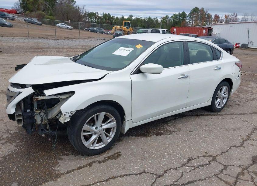 Photo 2 of 2015 Nissan Altima 2.5 SV (VIN 1N4AL3AP1FC430478)