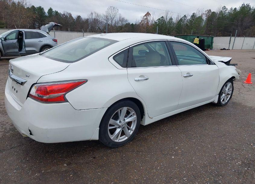 Photo 4 of 2015 Nissan Altima 2.5 SV (VIN 1N4AL3AP1FC430478)