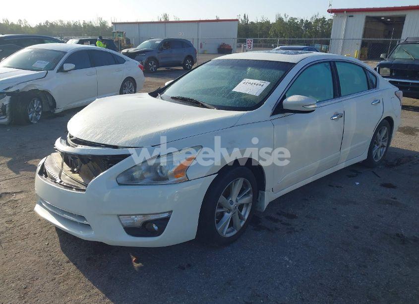 Photo 2 of 2015 Nissan Altima 2.5 SL (VIN 1N4AL3AP1FC430528)