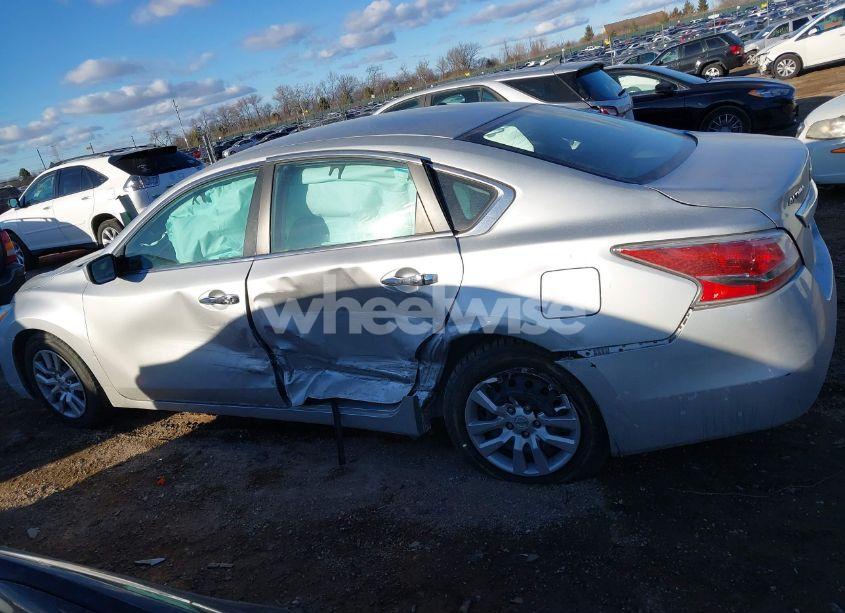Photo 13 of 2015 Nissan Altima 2.5/2.5 S/2.5 SL/2.5 SV (VIN 1N4AL3AP1FC449273)
