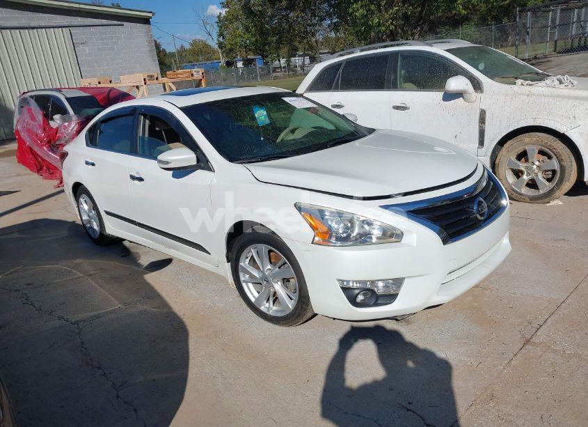 2015 Nissan Altima 2.5 SV (VIN 1N4AL3AP1FC461410) main photo