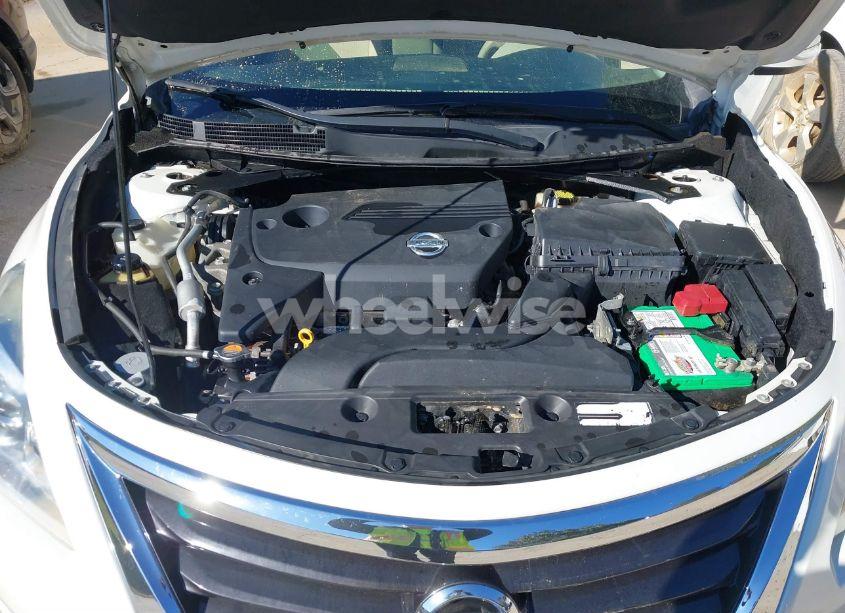 Photo 10 of 2015 Nissan Altima 2.5 SV (VIN 1N4AL3AP1FC461410)