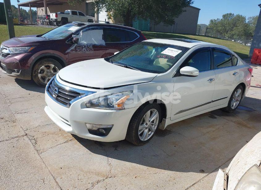 Photo 2 of 2015 Nissan Altima 2.5 SV (VIN 1N4AL3AP1FC461410)