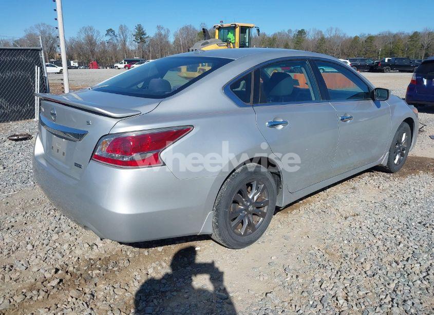 Photo 4 of 2015 Nissan Altima 2.5 S (VIN 1N4AL3AP1FC567310)