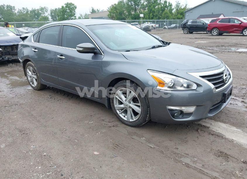 2015 Nissan Altima 2.5 SV (VIN 1N4AL3AP1FC583717) main photo