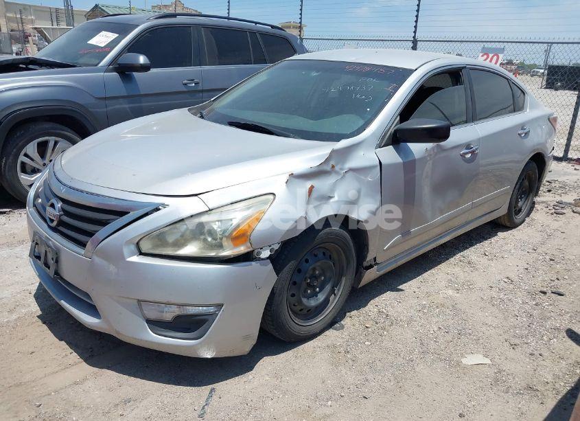 Photo 2 of 2015 Nissan Altima 2.5 S (VIN 1N4AL3AP1FC594958)