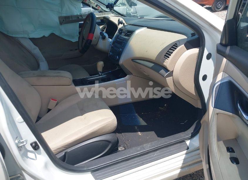 Photo 5 of 2015 Nissan Altima 2.5/2.5 S/2.5 SL/2.5 SV (VIN 1N4AL3AP1FN300091)