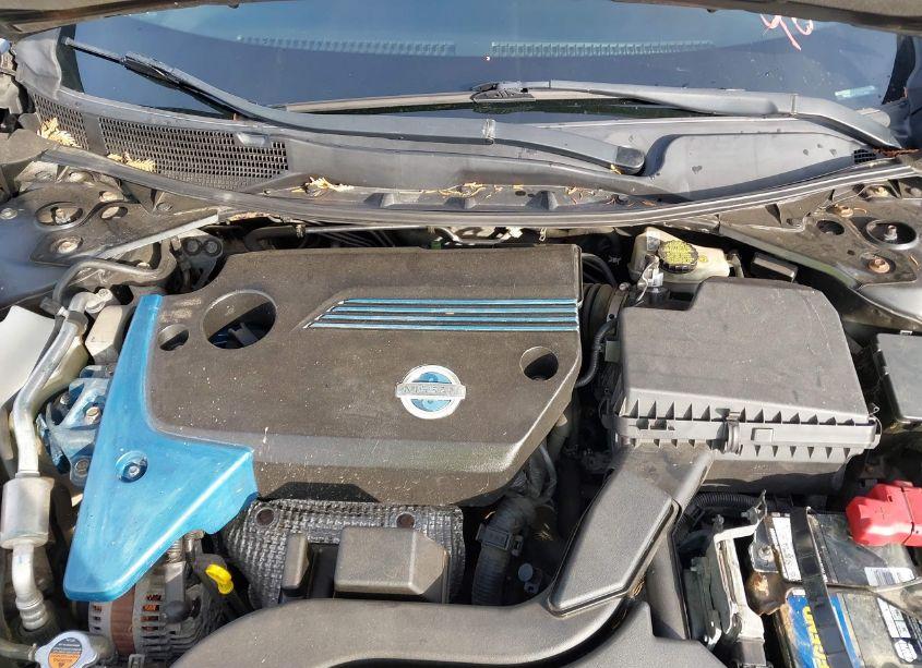 Photo 10 of 2015 Nissan Altima 2.5/2.5 S/2.5 SL/2.5 SV (VIN 1N4AL3AP1FN314864)