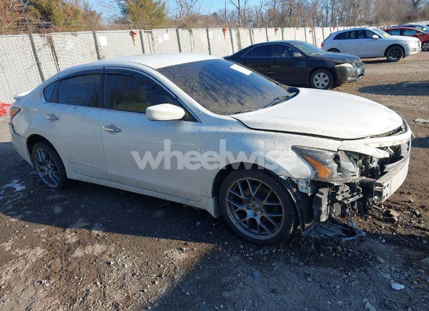 2015 Nissan Altima 2.5 S (VIN 1N4AL3AP1FN346911) main photo