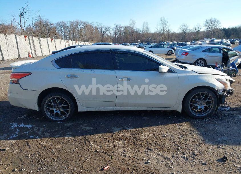 Photo 13 of 2015 Nissan Altima 2.5 S (VIN 1N4AL3AP1FN346911)