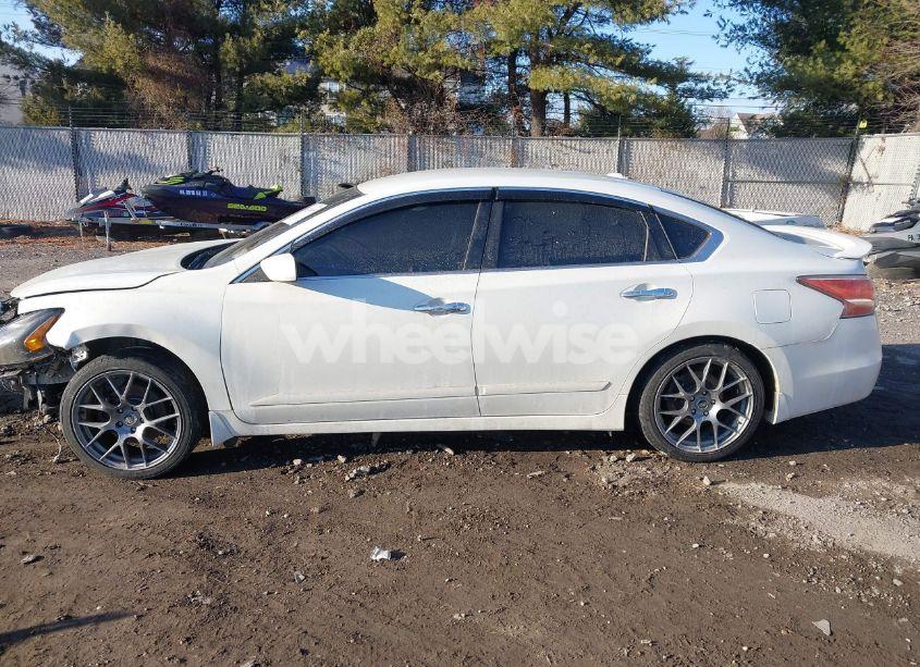 Photo 14 of 2015 Nissan Altima 2.5 S (VIN 1N4AL3AP1FN346911)
