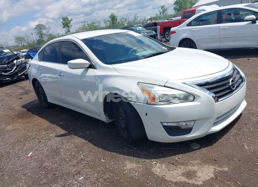 2015 Nissan Altima 2.5 S (VIN 1N4AL3AP1FN367872) main photo