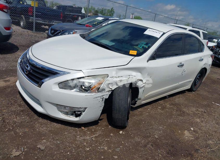 Photo 2 of 2015 Nissan Altima 2.5 S (VIN 1N4AL3AP1FN367872)