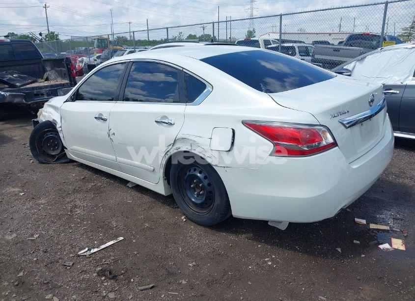 Photo 3 of 2015 Nissan Altima 2.5 S (VIN 1N4AL3AP1FN367872)